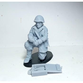 1/32 Greek Soldier Turret Assistant WWII